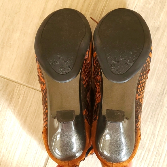 HELLE COMFORT Shoes Low Heel Ankle Bootie Animal Print Snake Tiger Zebra - Picture 12 of 16